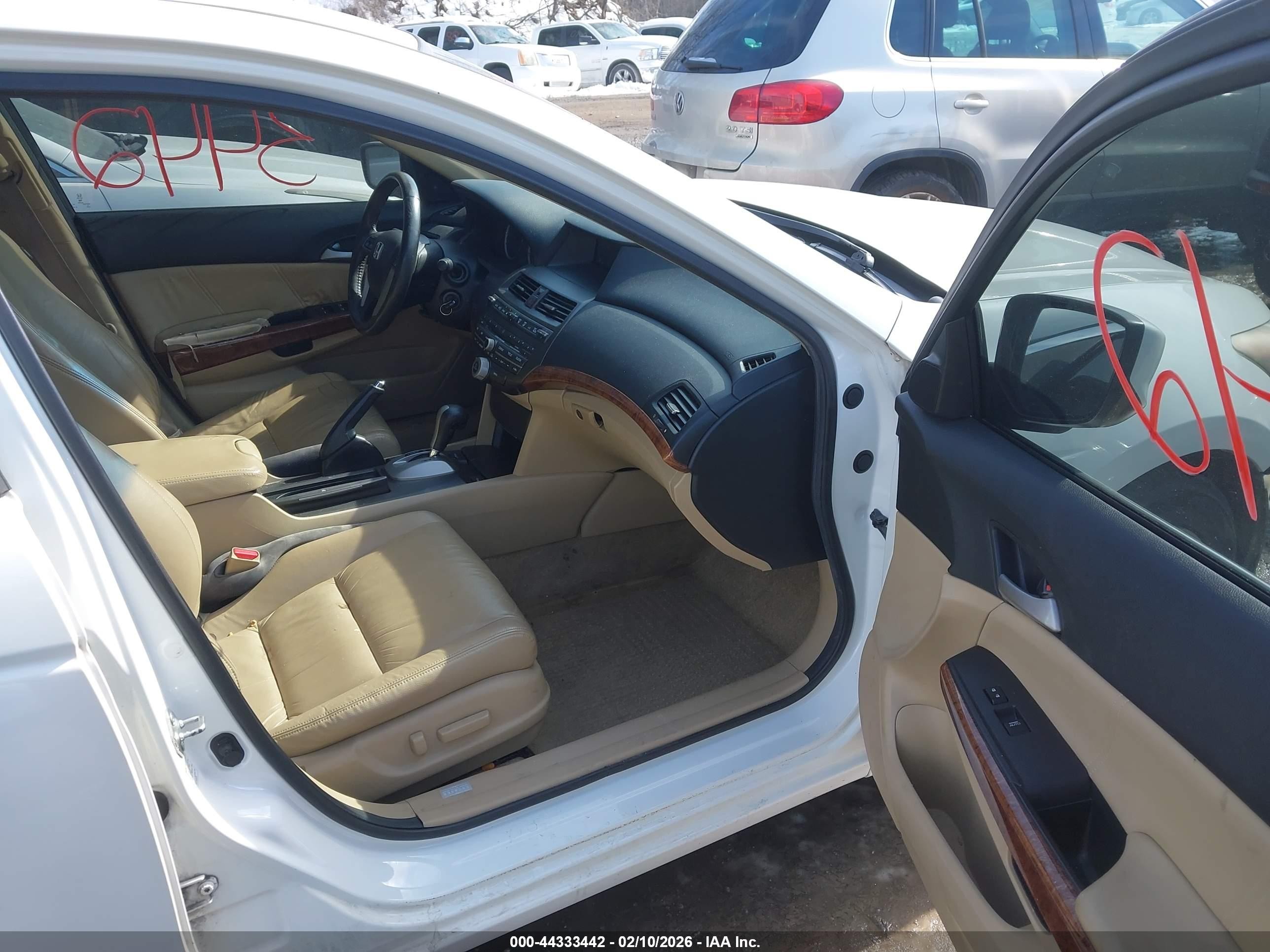 2012 Honda Accord Sdn 3.5 Ex-l/ex-l White vin: 1HGCP3F84CA018945