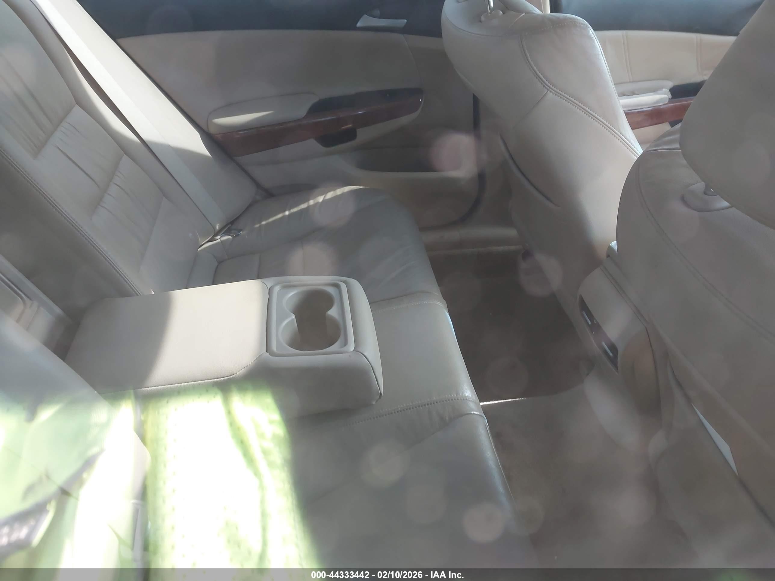 2012 Honda Accord Sdn 3.5 Ex-l/ex-l White vin: 1HGCP3F84CA018945