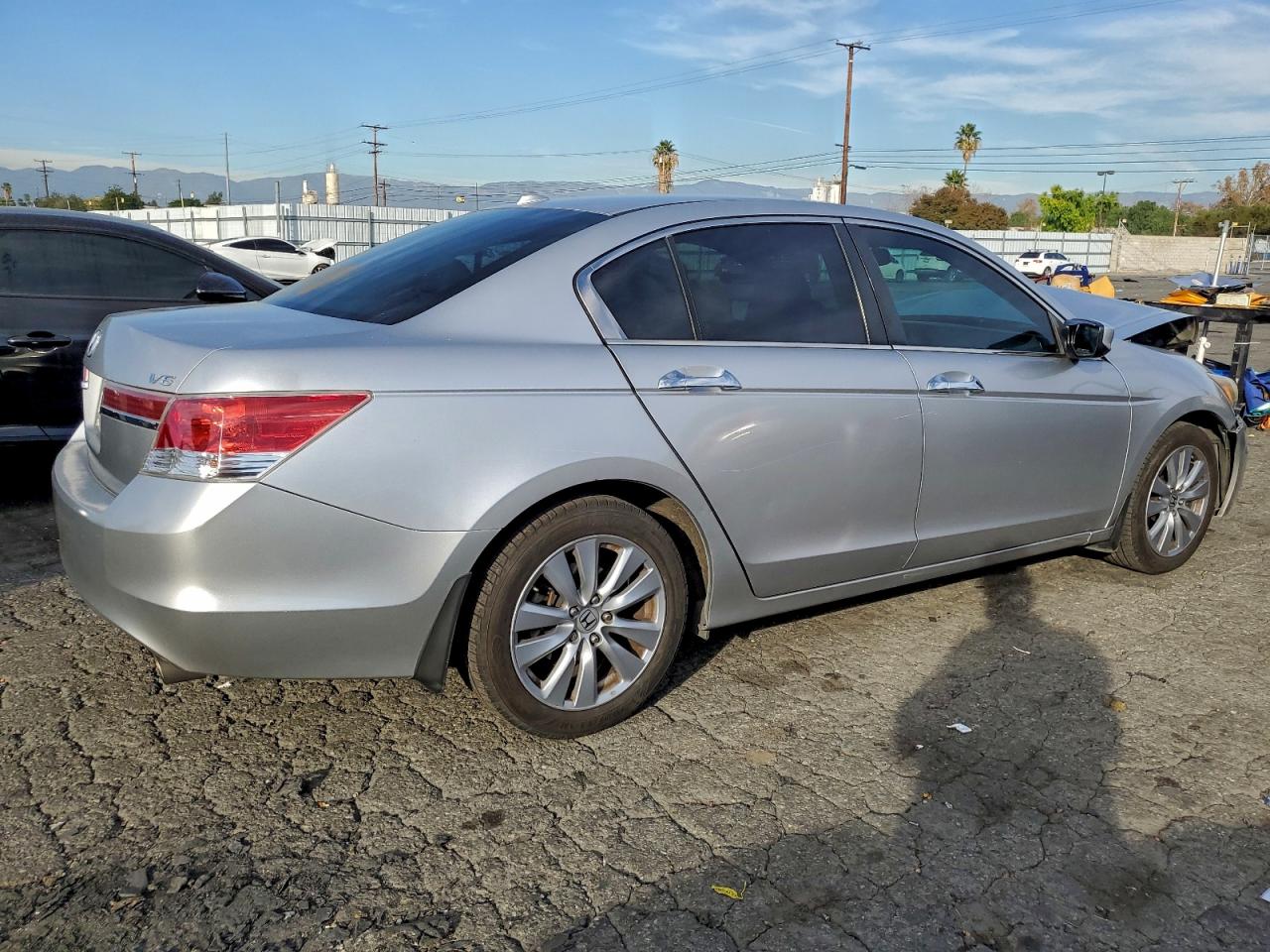 2011 Honda Accord Exl Silver vin: 1HGCP3F85BA015924