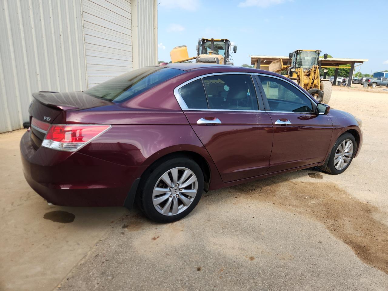 2012 Honda Accord Exl Maroon vin: 1HGCP3F85CA035401 Damage: Right Qtr Panel, Dent(S) W/ Paint Dmg, 3 To 4 Inches