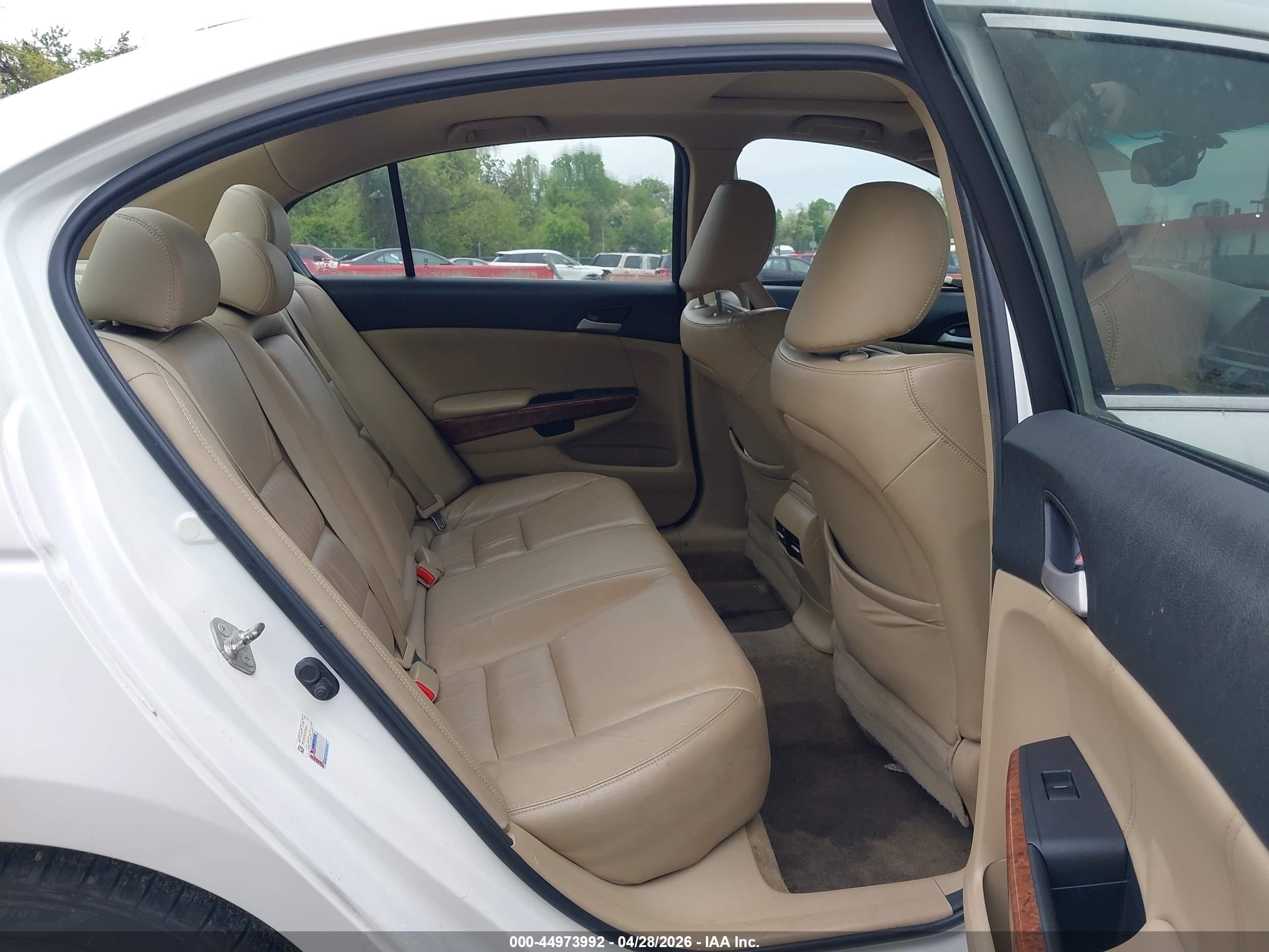 2012 Honda Accord 3.5 Ex-l White vin: 1HGCP3F85CA038248