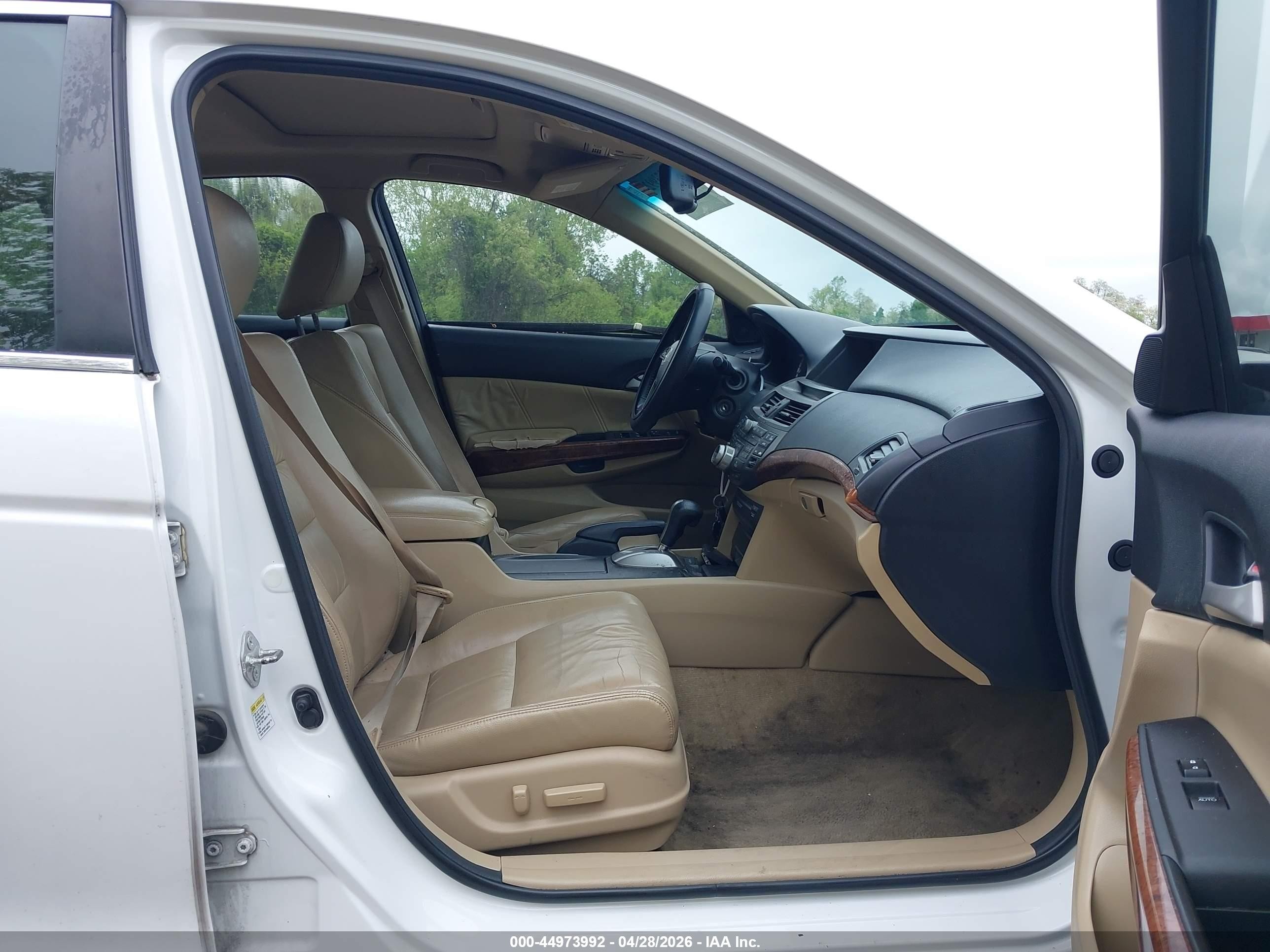 2012 Honda Accord 3.5 Ex-l White vin: 1HGCP3F85CA038248