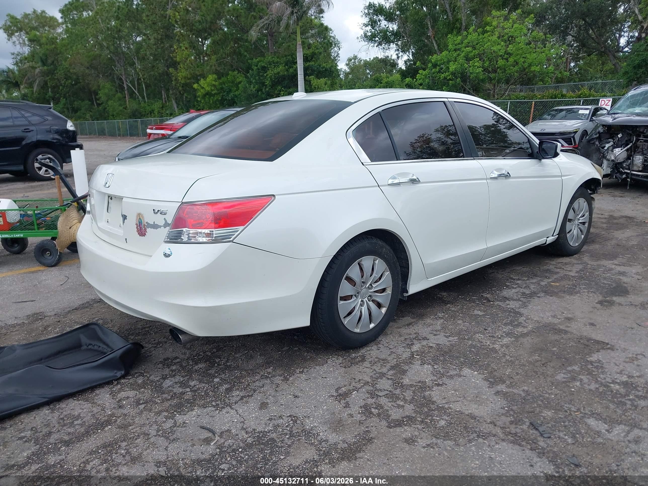 2010 Honda Accord 3.5 Ex-l White vin: 1HGCP3F86AA011900