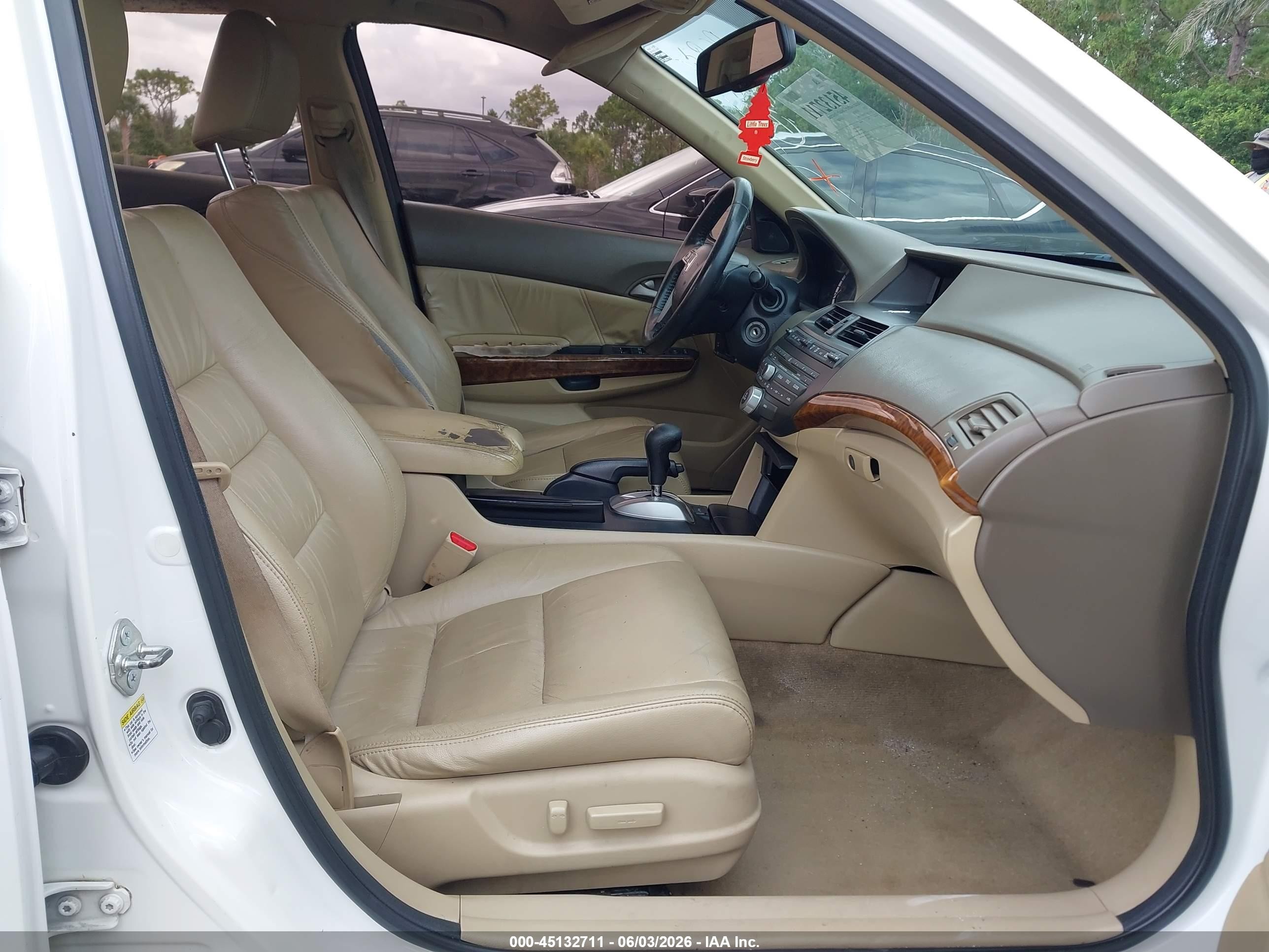2010 Honda Accord 3.5 Ex-l White vin: 1HGCP3F86AA011900