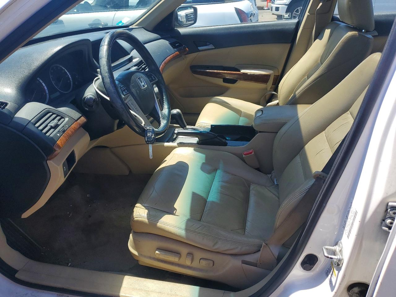 2012 Honda Accord Exl White vin: 1HGCP3F86CA007946