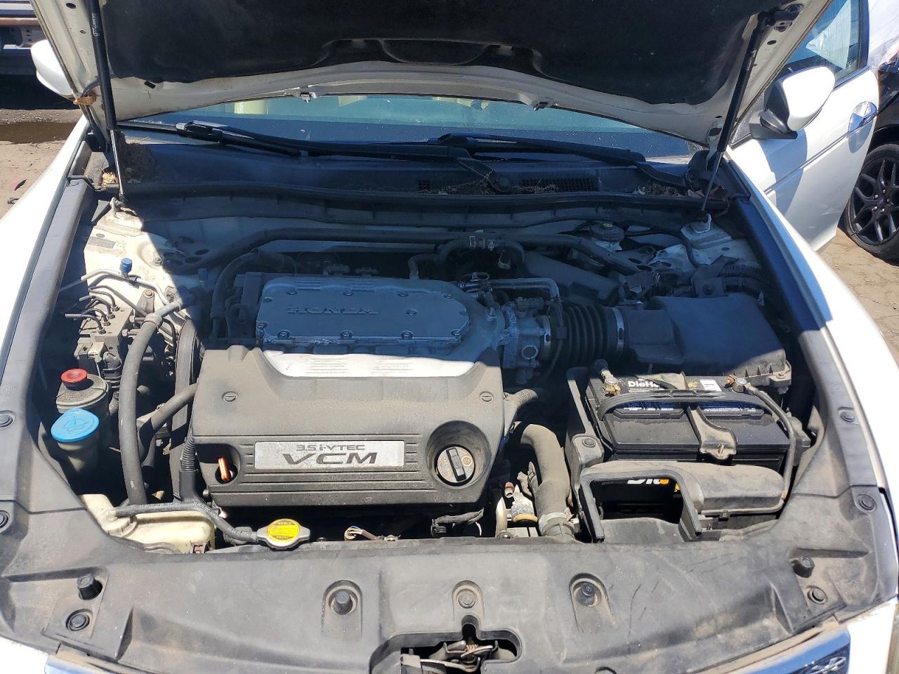 2012 Honda Accord Exl White vin: 1HGCP3F86CA007946