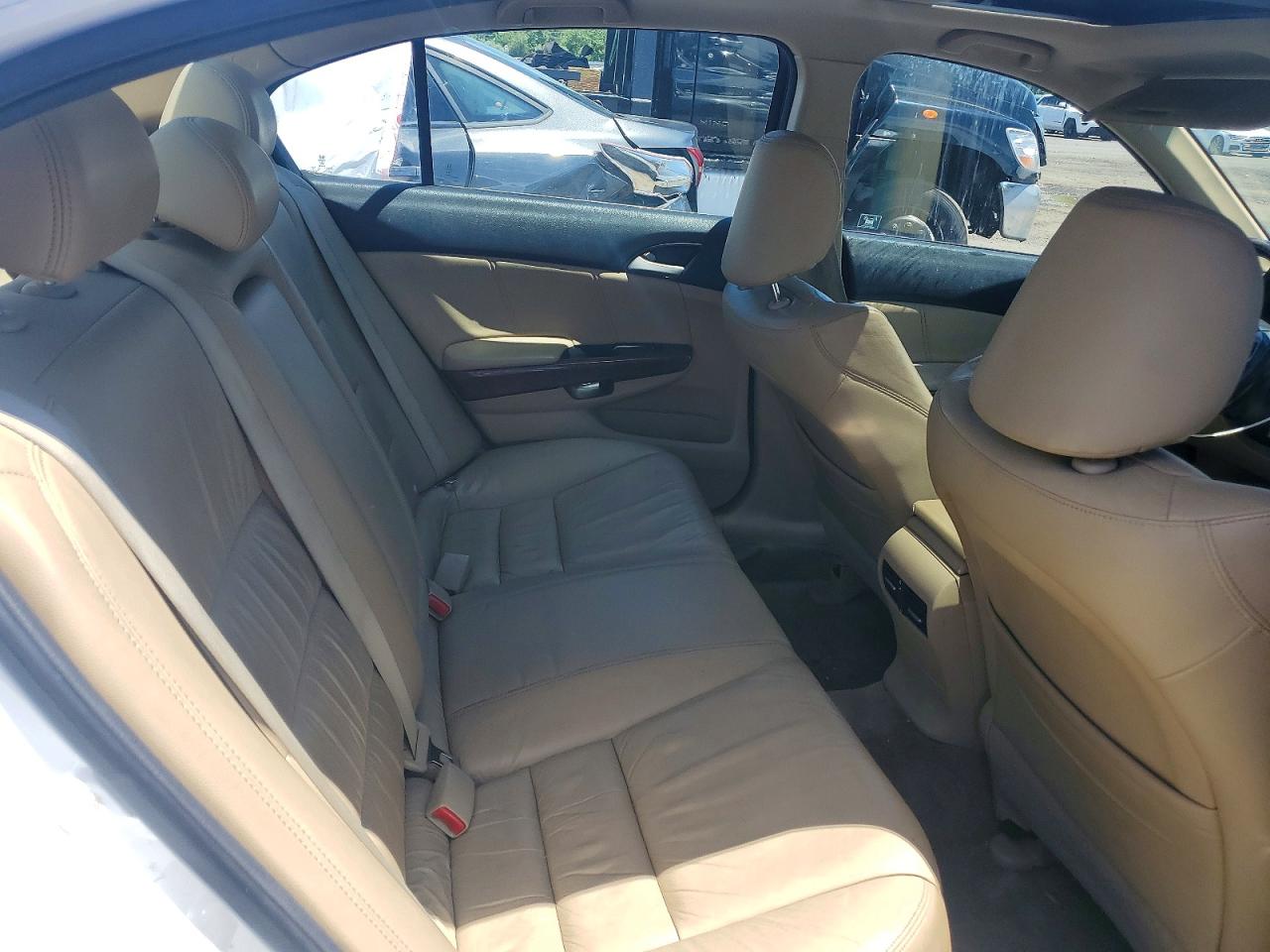 2012 Honda Accord Exl White vin: 1HGCP3F86CA007946