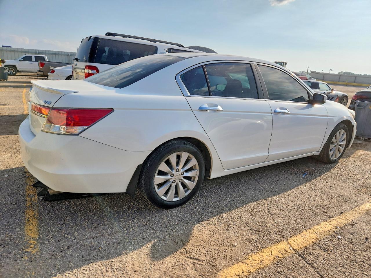 2012 Honda Accord Exl White vin: 1HGCP3F86CA008353