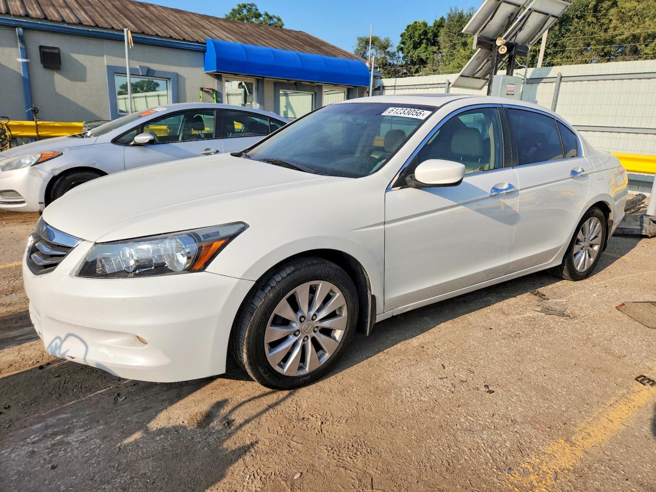 1HGCP3F86CA008353