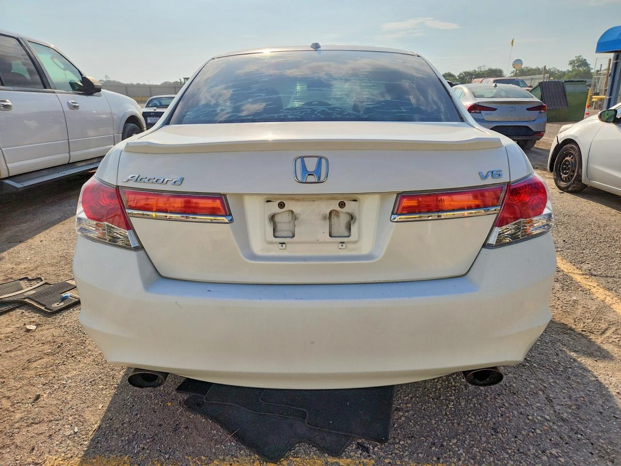 2012 Honda Accord Exl White vin: 1HGCP3F86CA008353