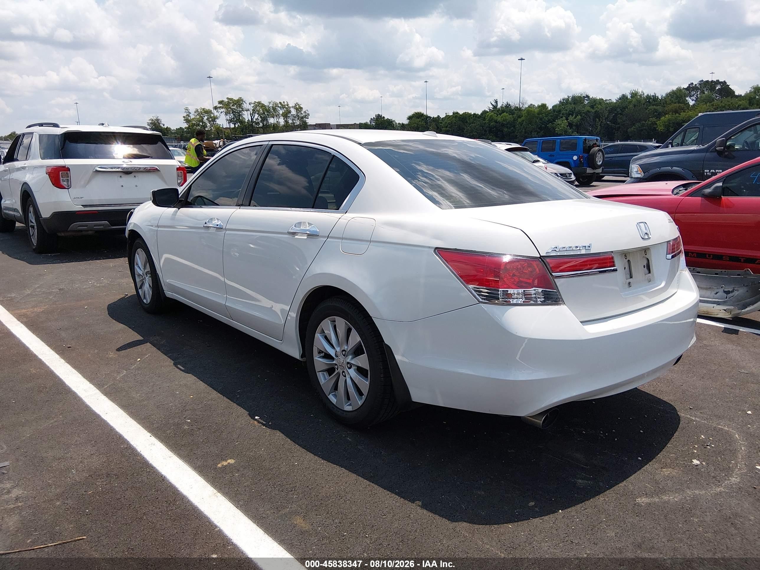 2012 Honda Accord 3.5 Ex-l White vin: 1HGCP3F86CA018588