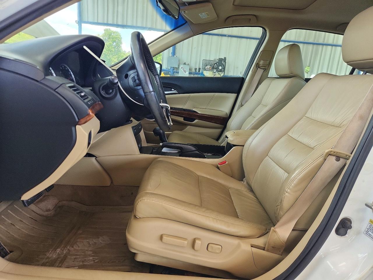 2012 Honda Accord Exl White vin: 1HGCP3F86CA021569