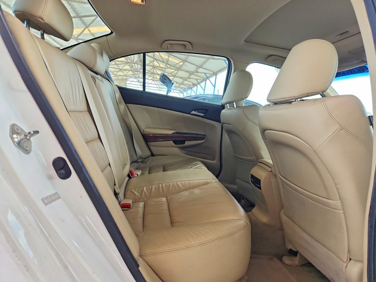 2012 Honda Accord Exl White vin: 1HGCP3F86CA021569