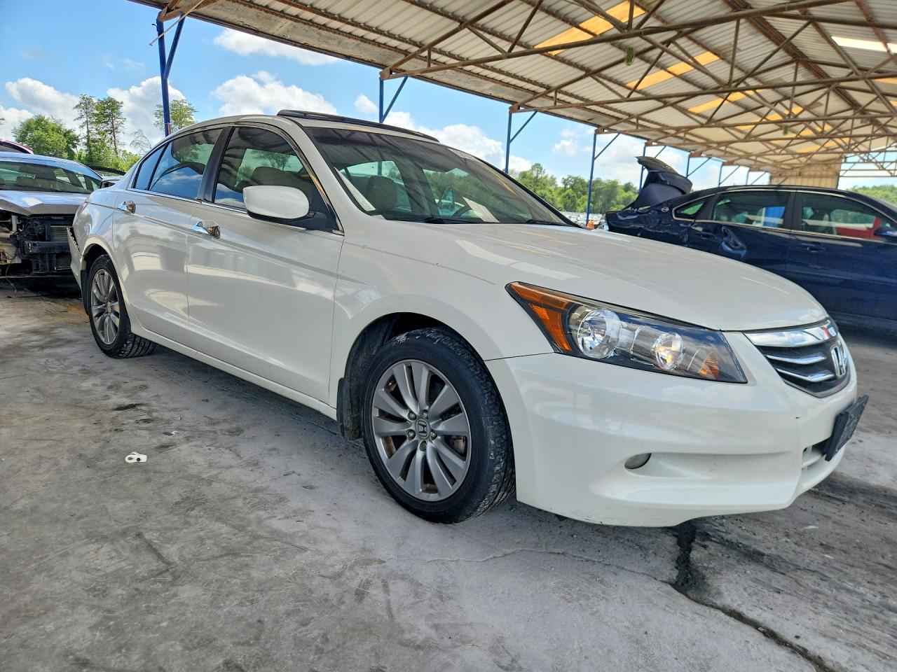 2012 Honda Accord Exl White vin: 1HGCP3F86CA021569