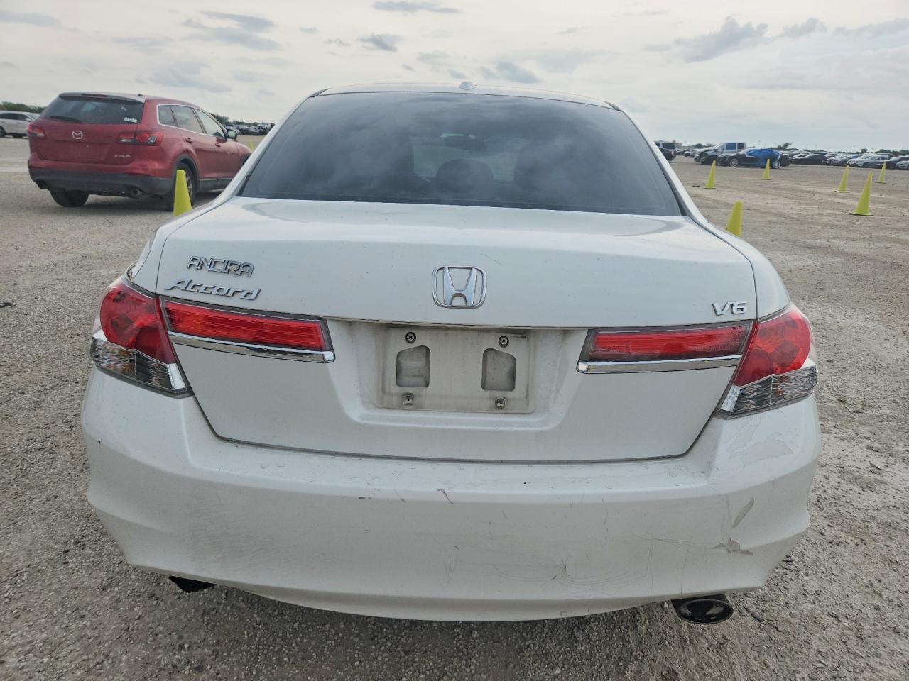 2012 Honda Accord Exl White vin: 1HGCP3F86CA028568