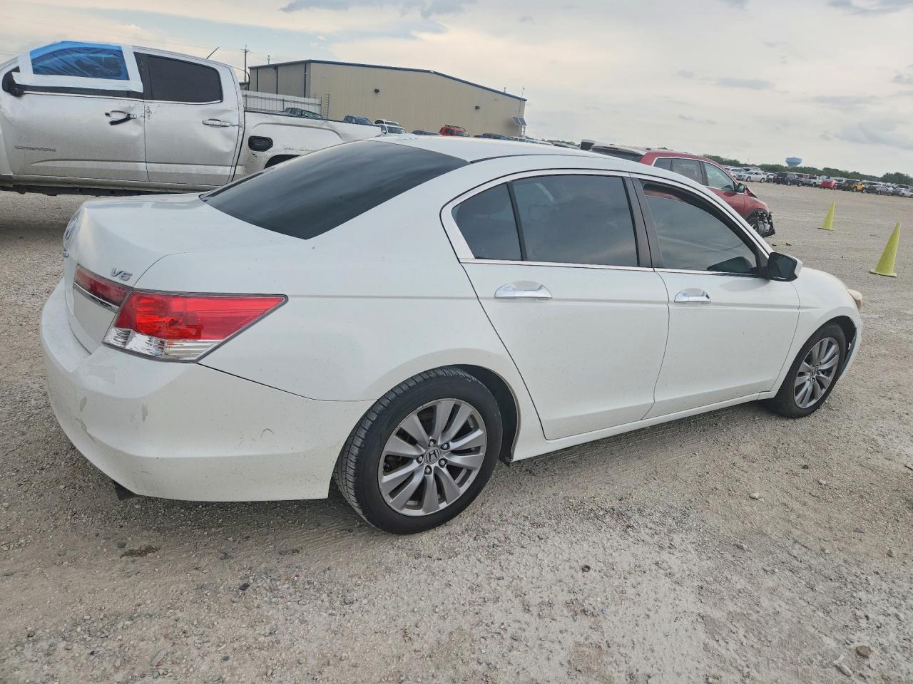 2012 Honda Accord Exl White vin: 1HGCP3F86CA028568