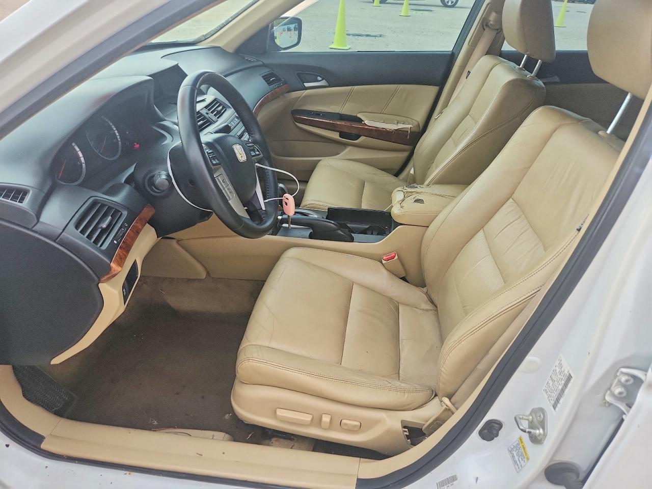 2012 Honda Accord Exl White vin: 1HGCP3F86CA028568