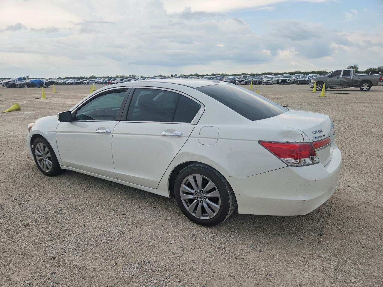 2012 Honda Accord Exl White vin: 1HGCP3F86CA028568