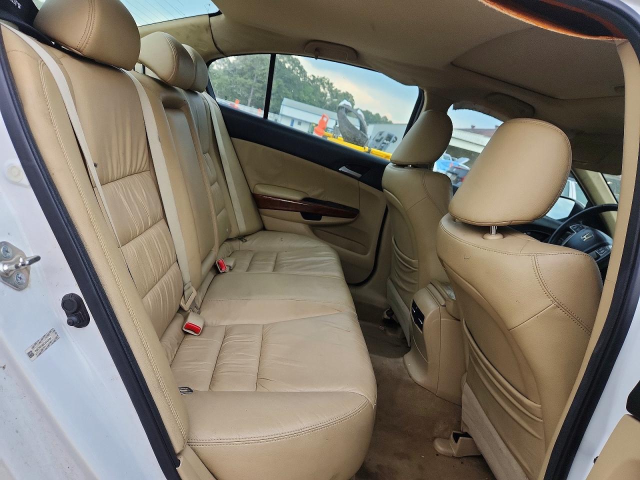 2012 Honda Accord Exl White vin: 1HGCP3F86CA042499