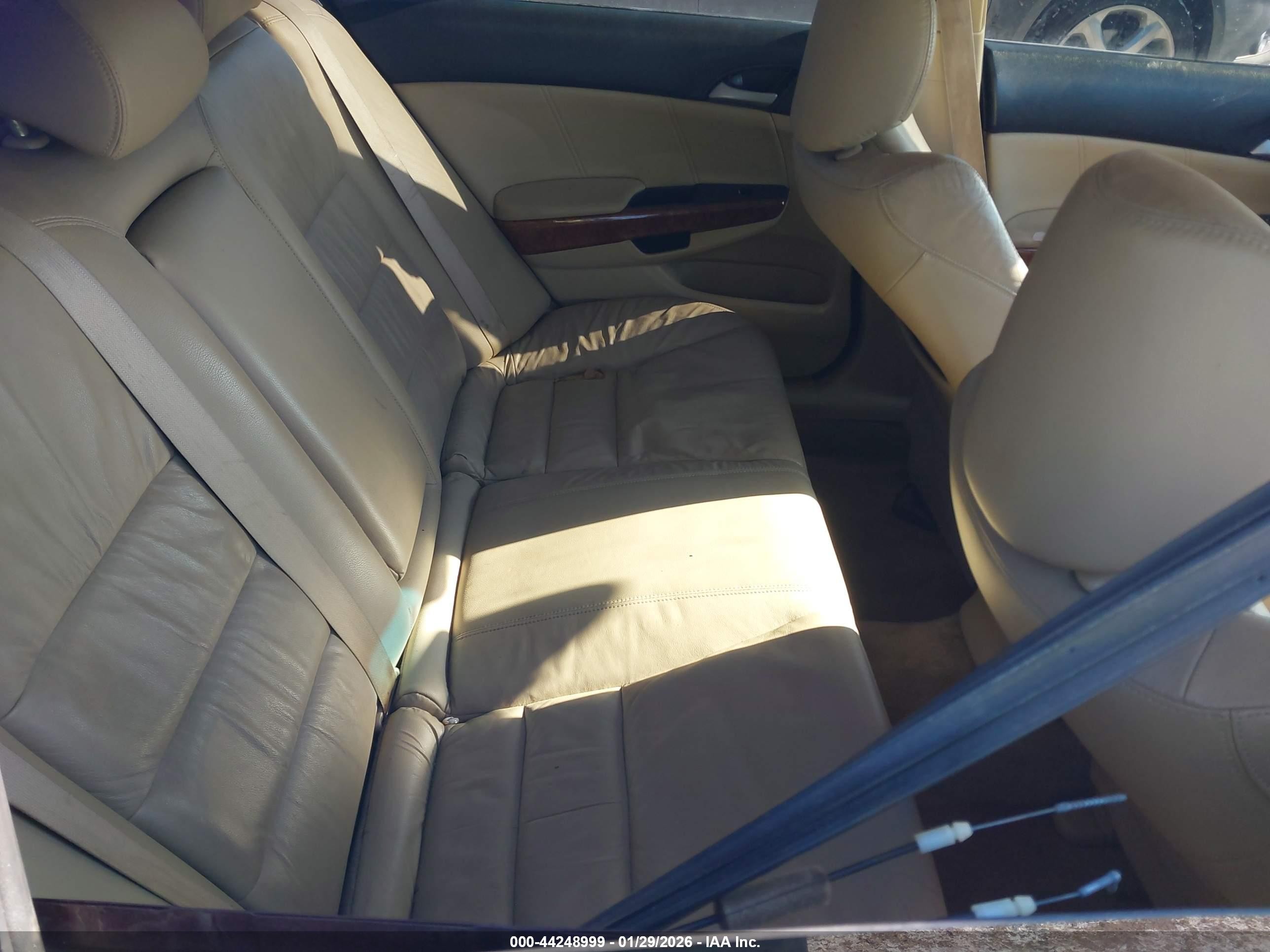 2012 Honda Accord Sdn   Темно-бордовый vin: 1HGCP3F87CA023864
