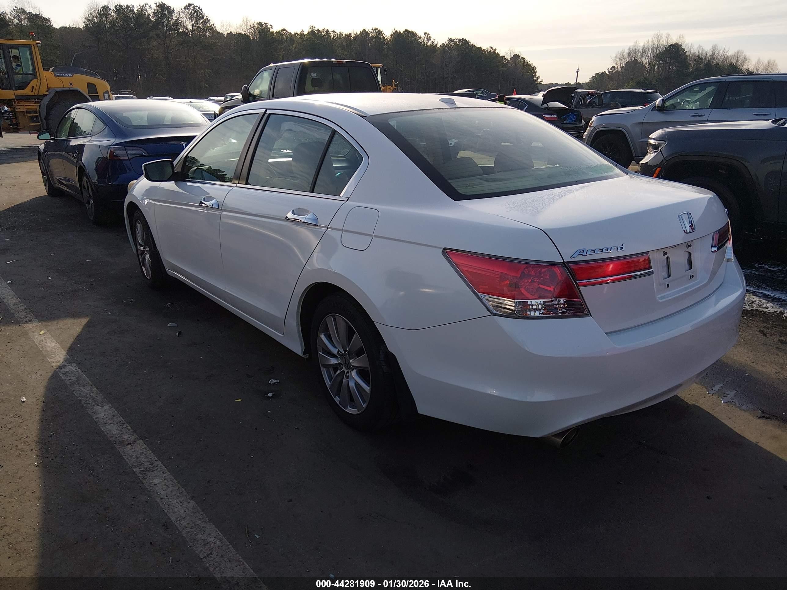 2012 Honda Accord Sdn 3.5 Ex-l/ex-l White vin: 1HGCP3F87CA034007