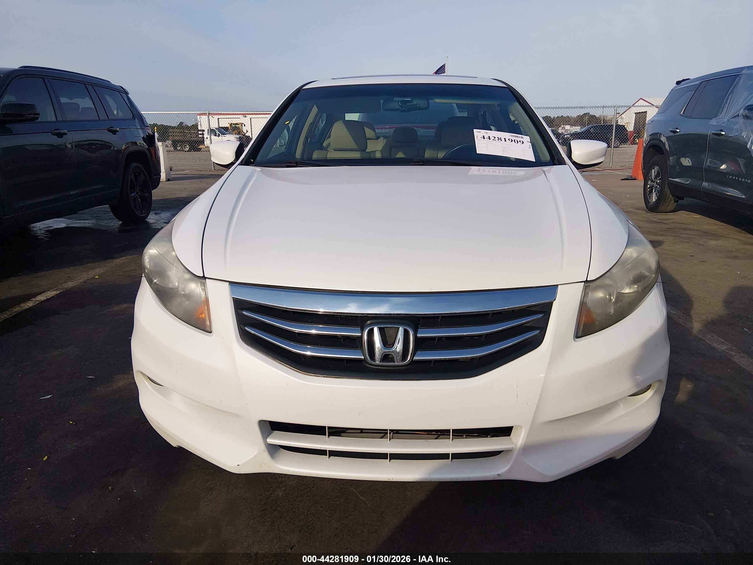 2012 Honda Accord Sdn 3.5 Ex-l/ex-l White vin: 1HGCP3F87CA034007
