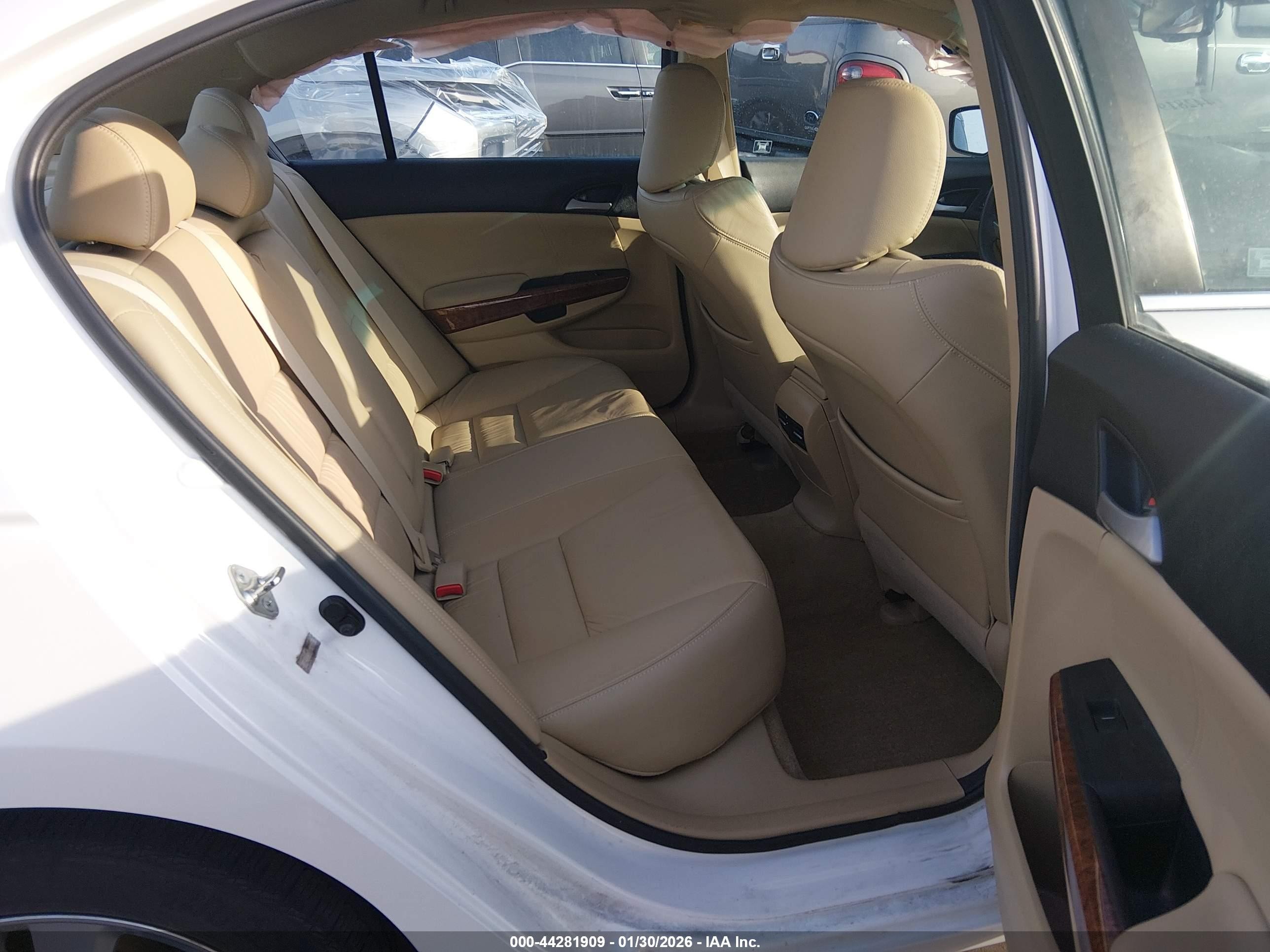 2012 Honda Accord Sdn 3.5 Ex-l/ex-l White vin: 1HGCP3F87CA034007