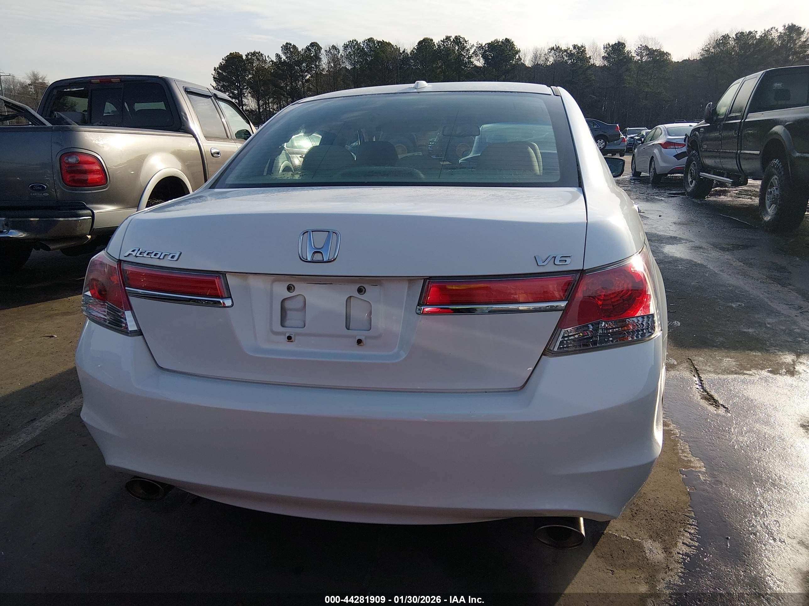 2012 Honda Accord Sdn 3.5 Ex-l/ex-l White vin: 1HGCP3F87CA034007