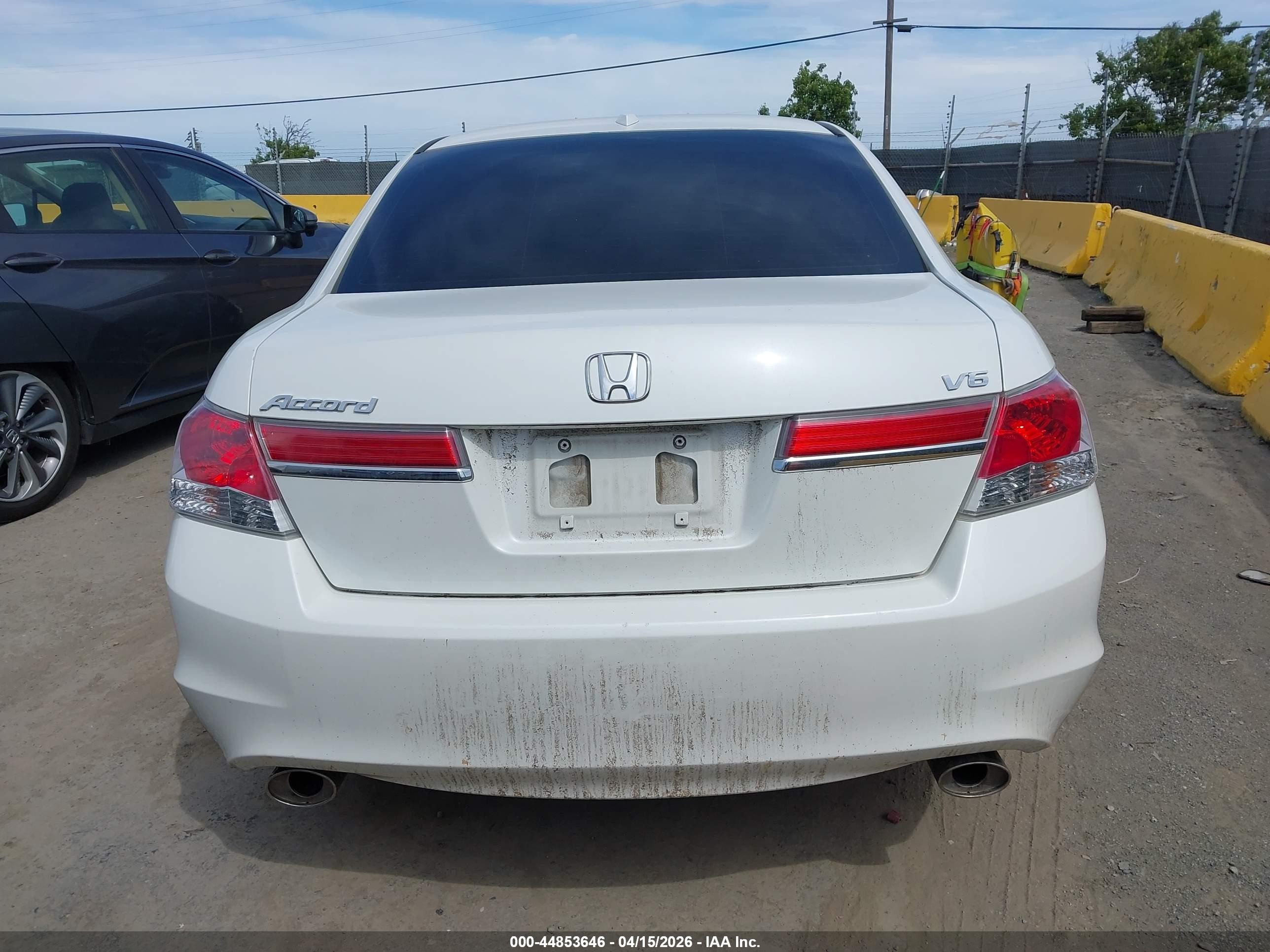 2012 Honda Accord 3.5 Ex-l White vin: 1HGCP3F87CA040759