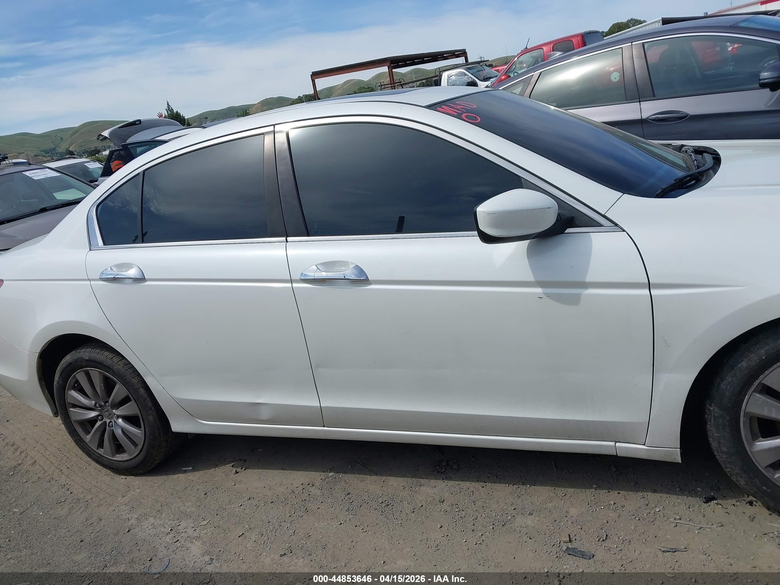 2012 Honda Accord 3.5 Ex-l White vin: 1HGCP3F87CA040759