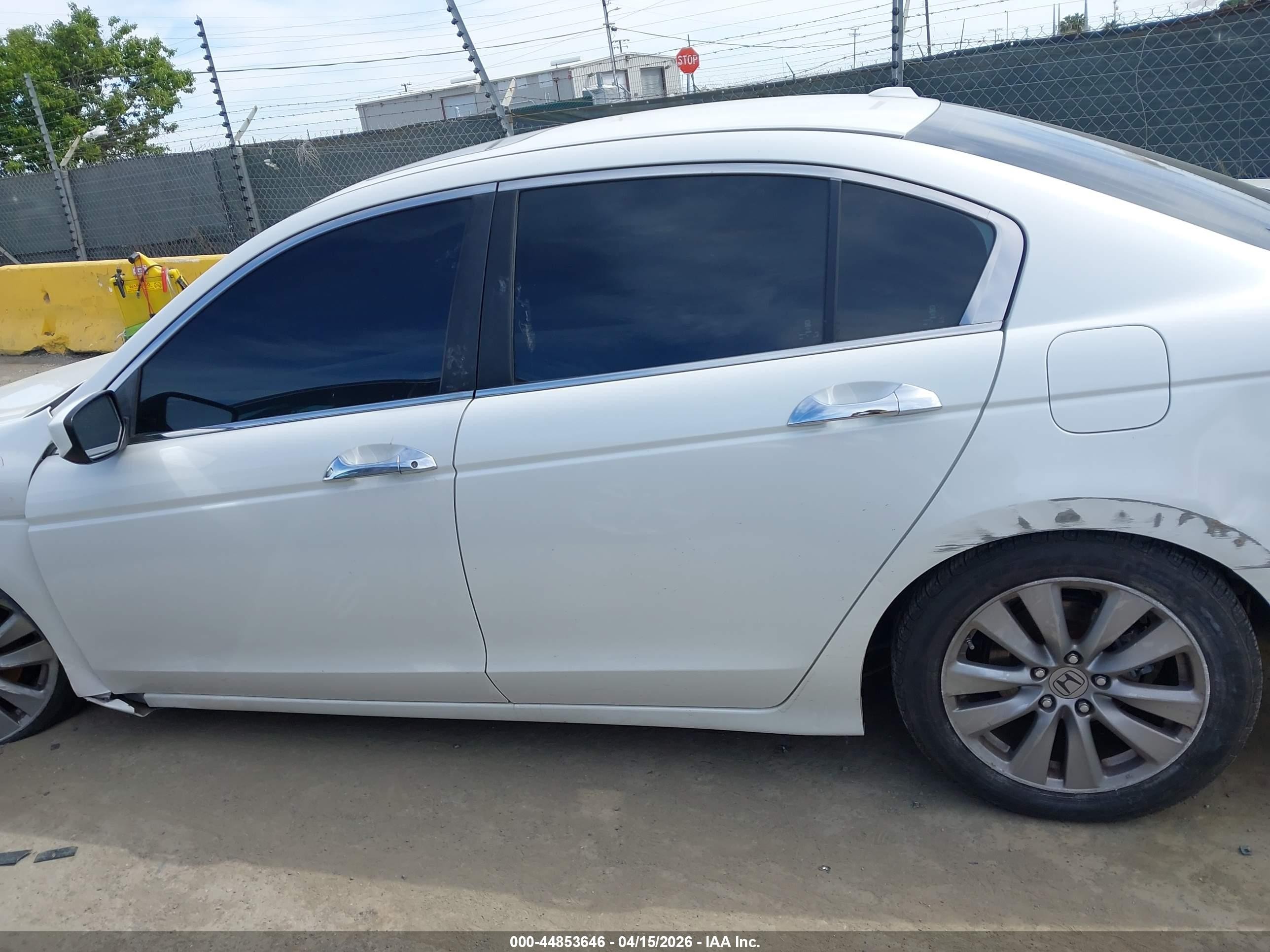 2012 Honda Accord 3.5 Ex-l White vin: 1HGCP3F87CA040759