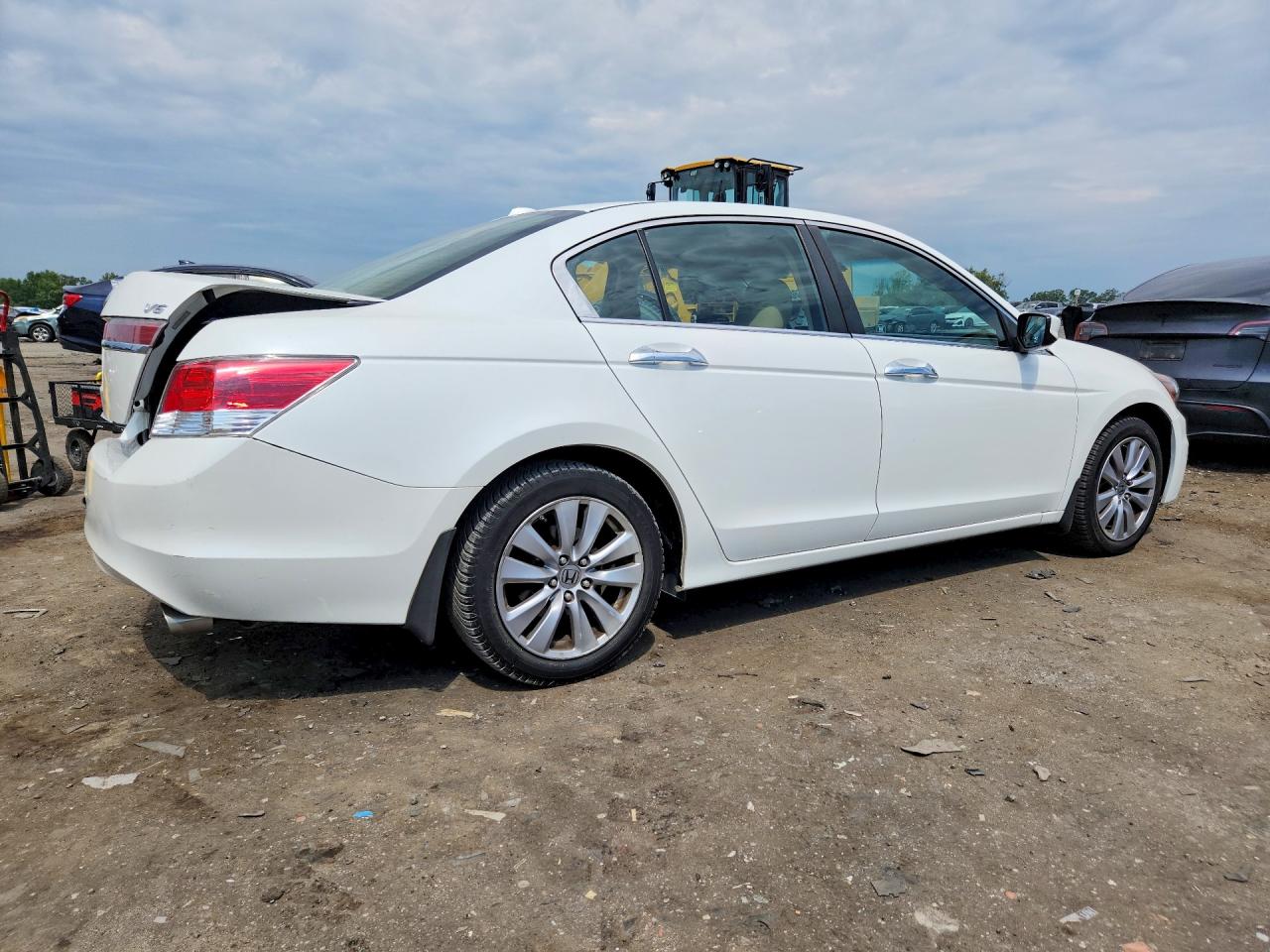 2012 Honda Accord Exl White vin: 1HGCP3F88CA007205