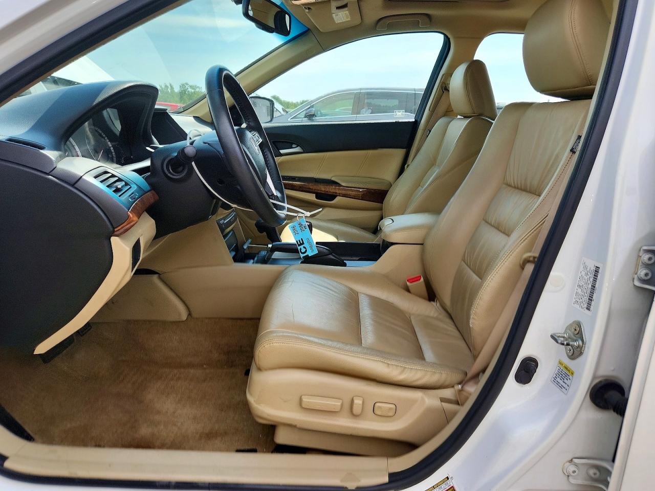 2012 Honda Accord Exl White vin: 1HGCP3F88CA007205