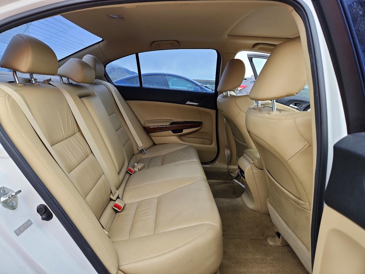 2012 Honda Accord Exl Белый vin: 1HGCP3F88CA029723