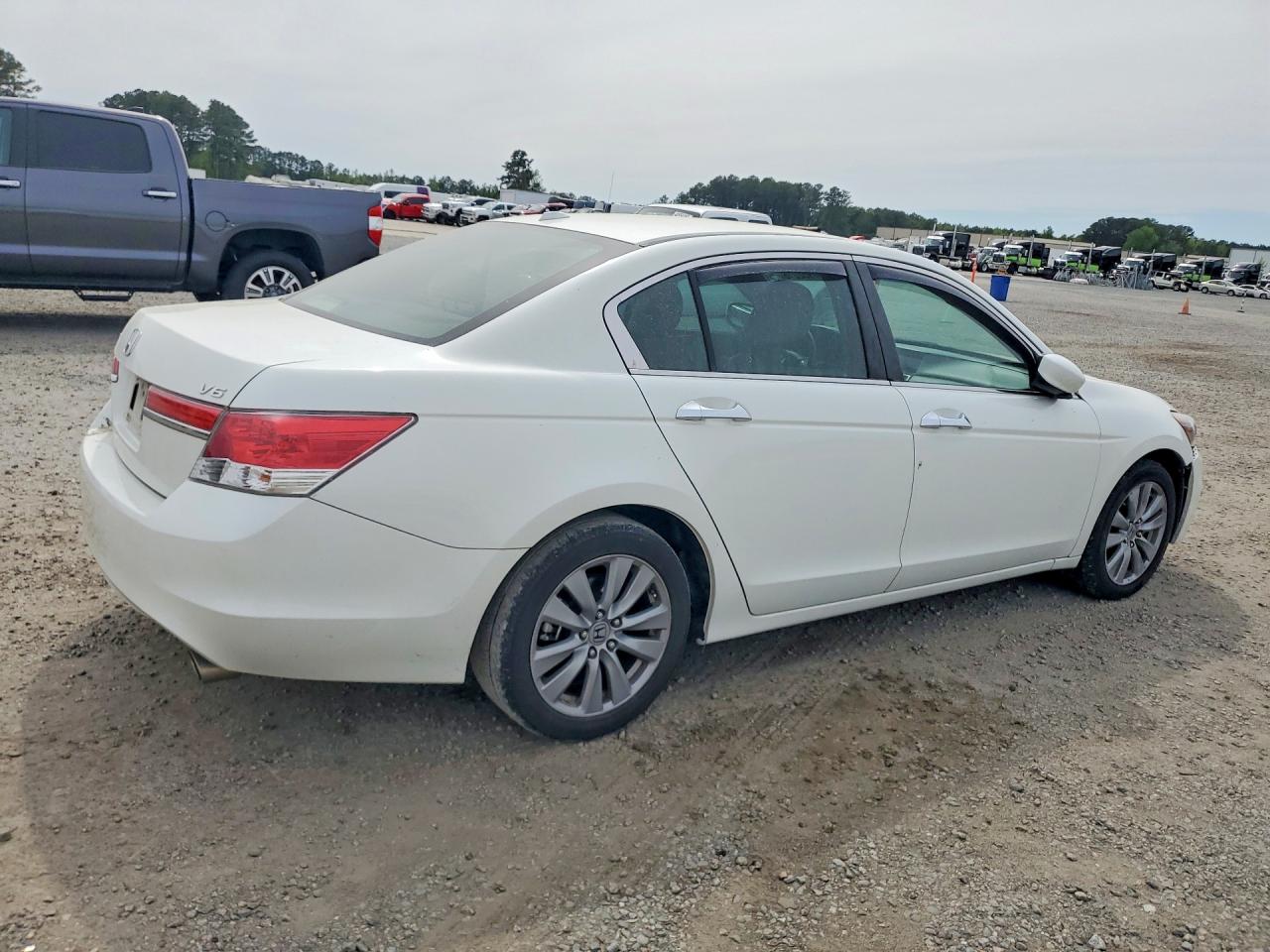 2012 Honda Accord Exl White vin: 1HGCP3F88CA034940
