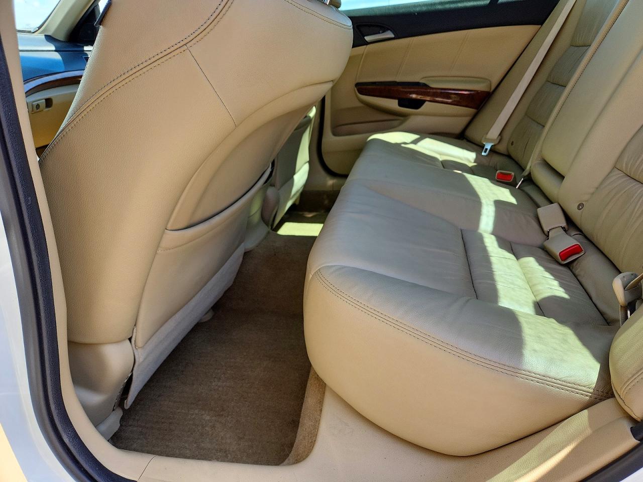 2012 Honda Accord Exl White vin: 1HGCP3F88CA041323