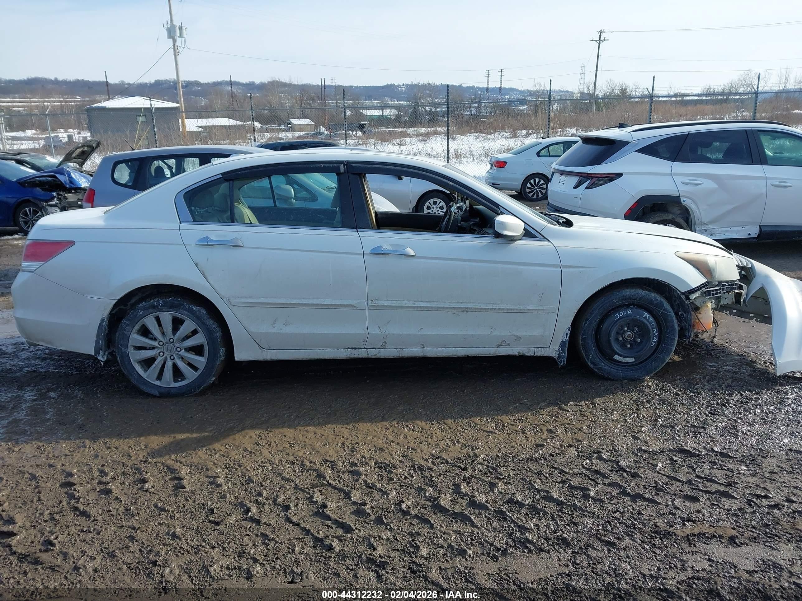 2012 Honda Accord Sdn 3.5 Ex-l/ex-l White vin: 1HGCP3F89CA008797