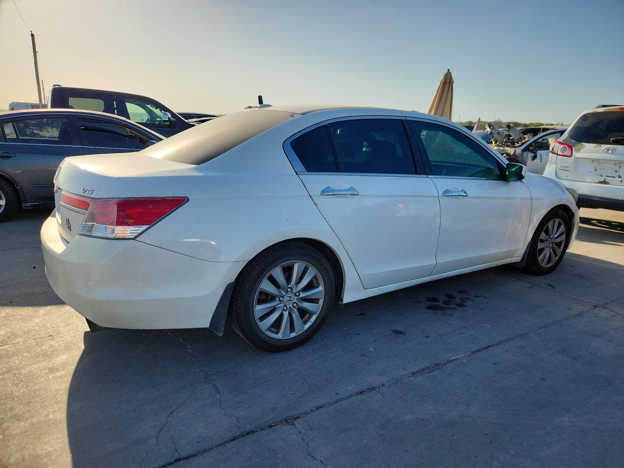2012 Honda Accord Exl White vin: 1HGCP3F89CA028659