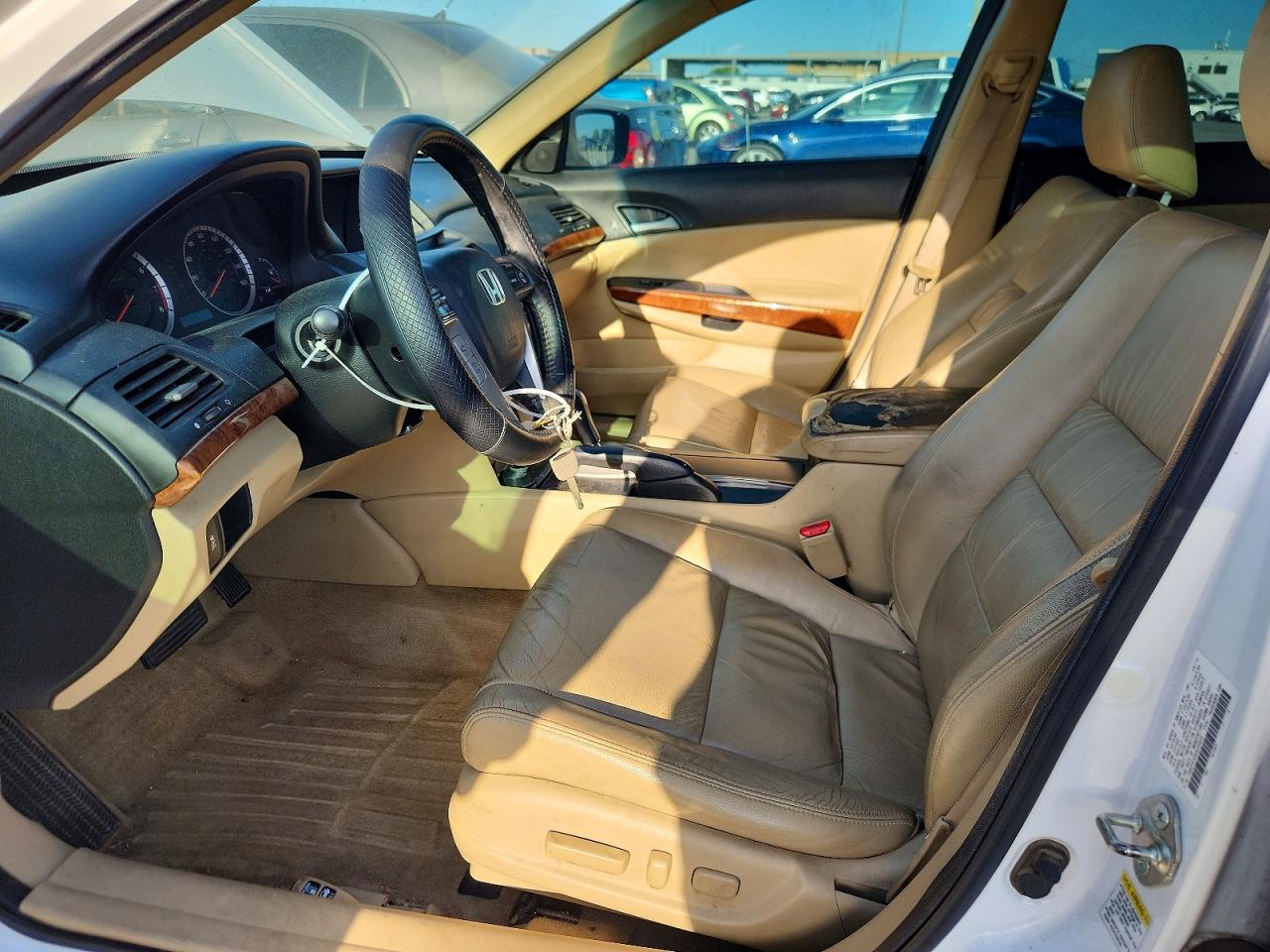 2012 Honda Accord Exl White vin: 1HGCP3F89CA028659