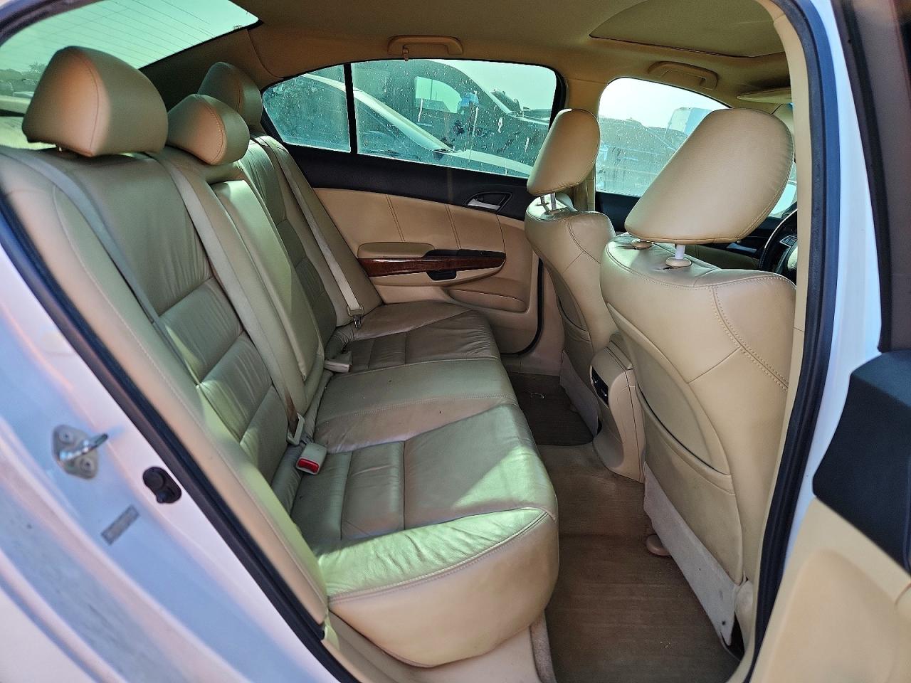 2012 Honda Accord Exl White vin: 1HGCP3F89CA028659