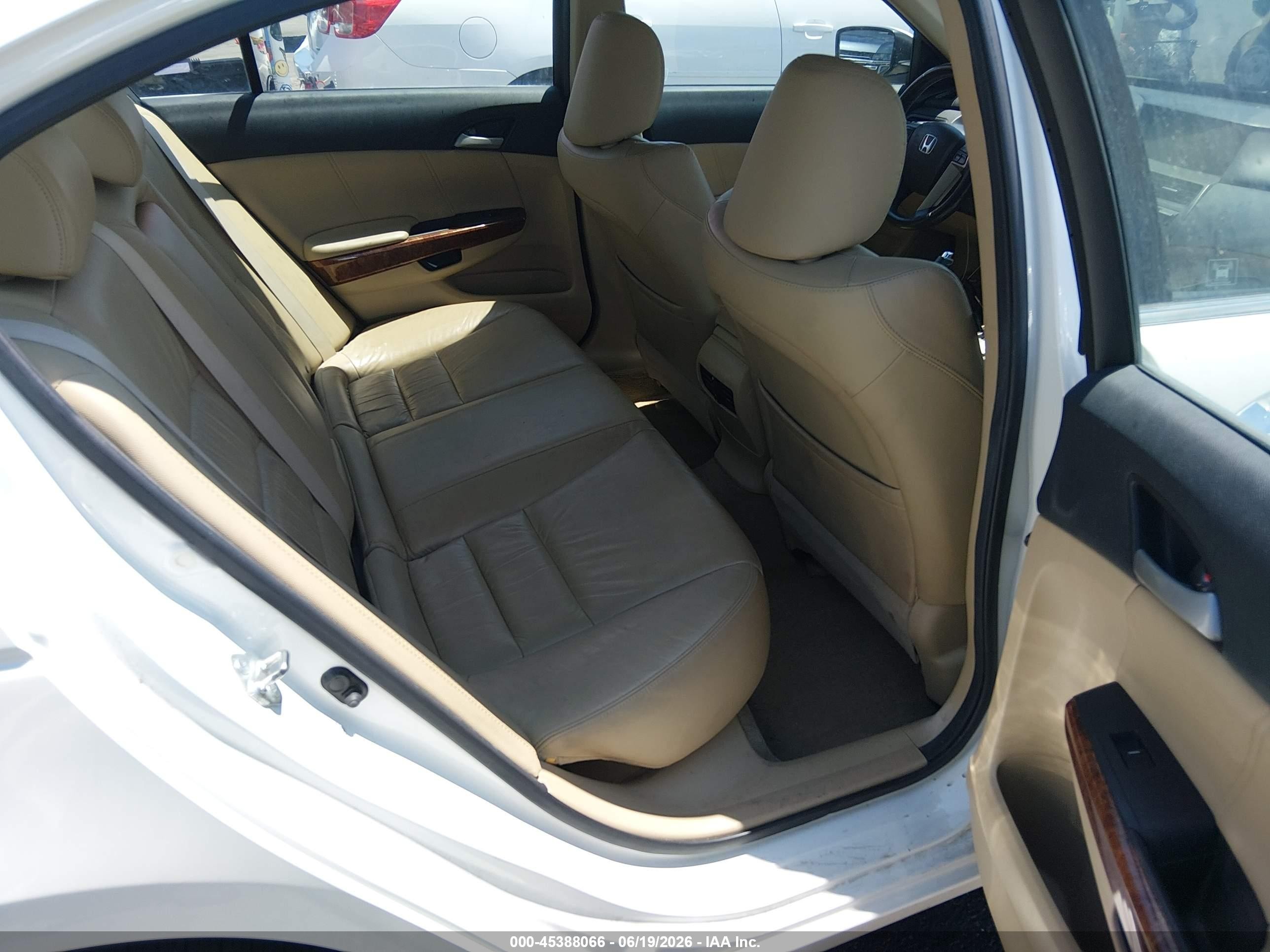 2011 Honda Accord 3.5 Ex-l White vin: 1HGCP3F8XBA001324