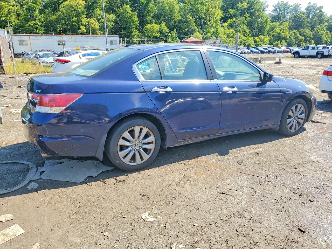 2011 Honda Accord Exl Blue vin: 1HGCP3F8XBA021119