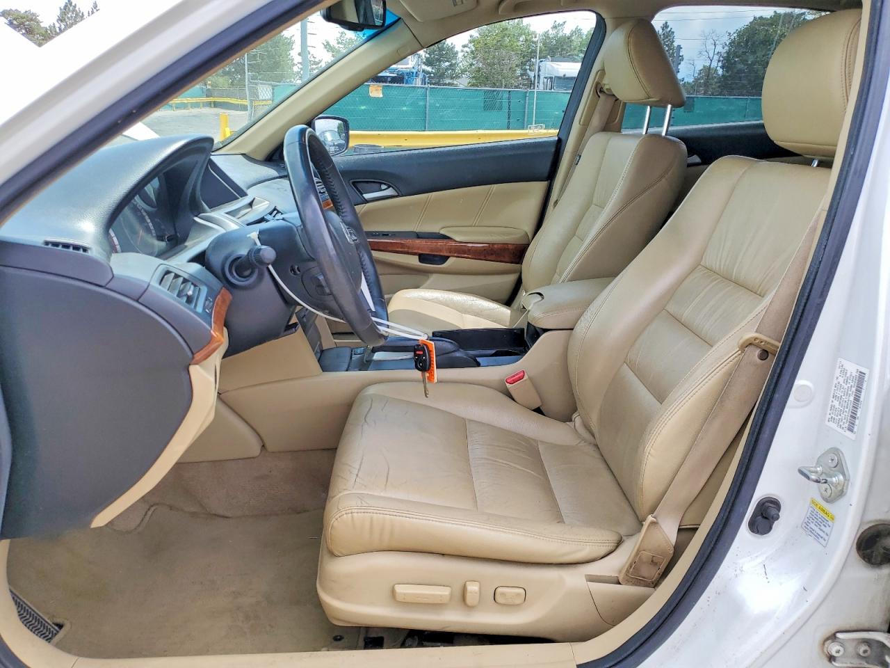 2011 Honda Accord Exl White vin: 1HGCP3F8XBA025669