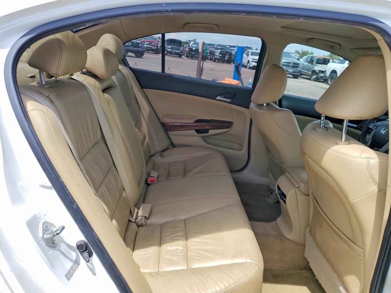 2011 Honda Accord Exl White vin: 1HGCP3F8XBA025669