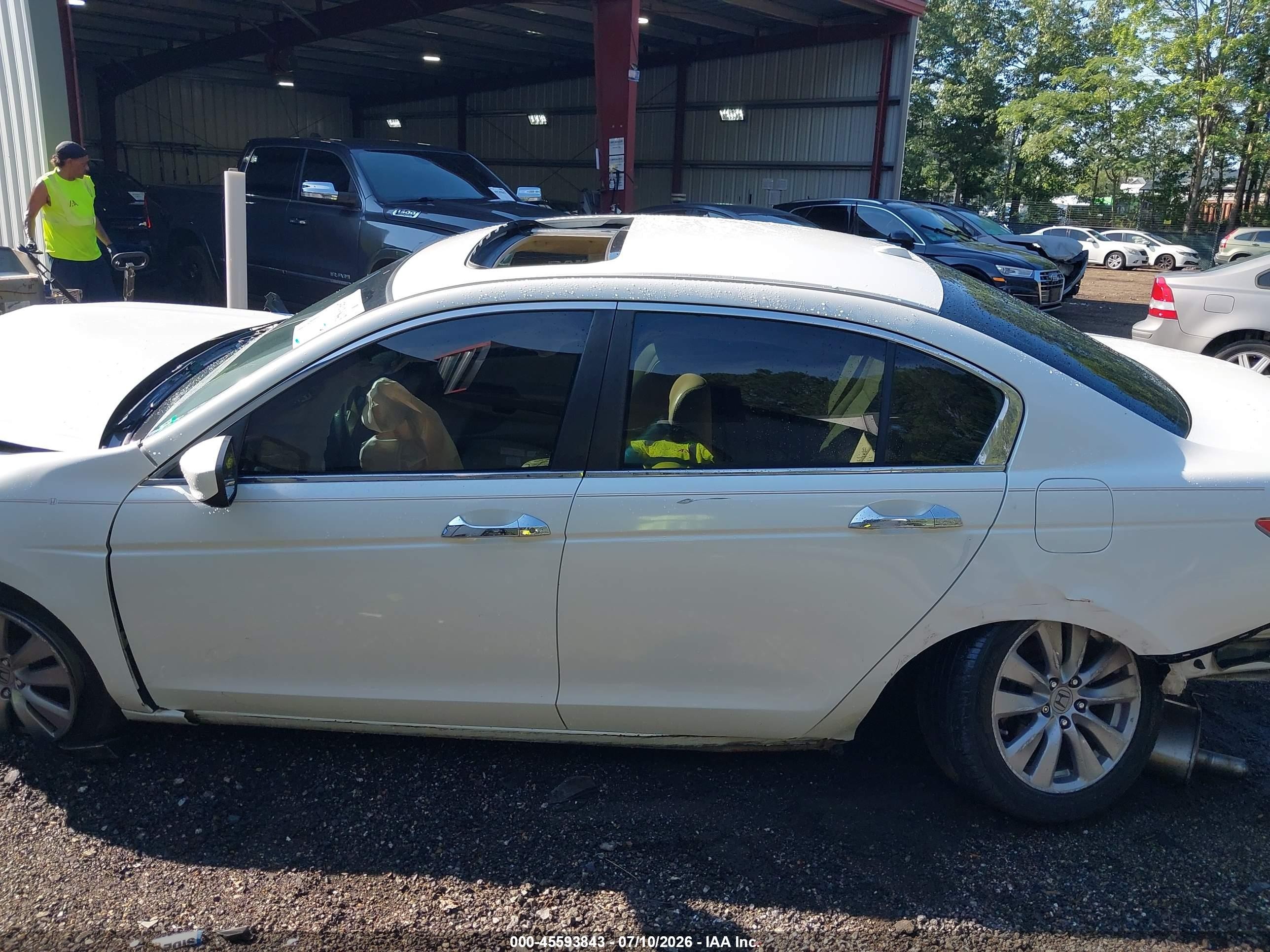 2012 Honda Accord 3.5 Ex-l White vin: 1HGCP3F8XCA013622