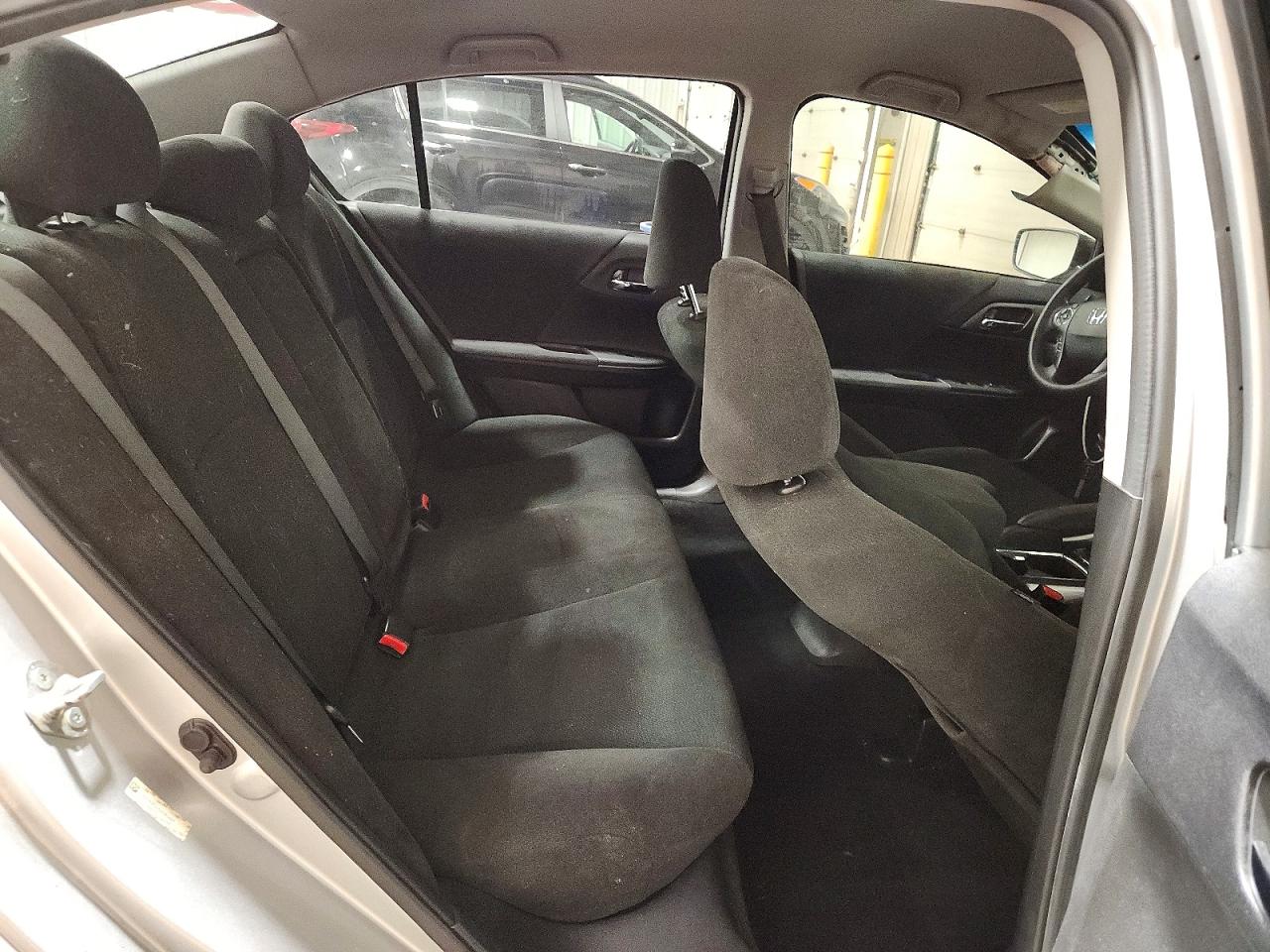 2013 Honda Accord Lx Silver vin: 1HGCR2E37DA053457
