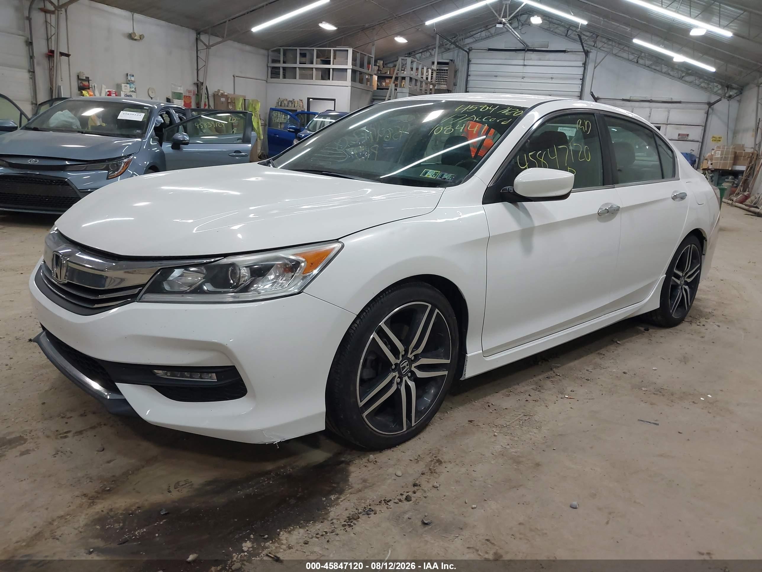 2017 Honda Accord Sport Белый vin: 1HGCR2E59HA045948