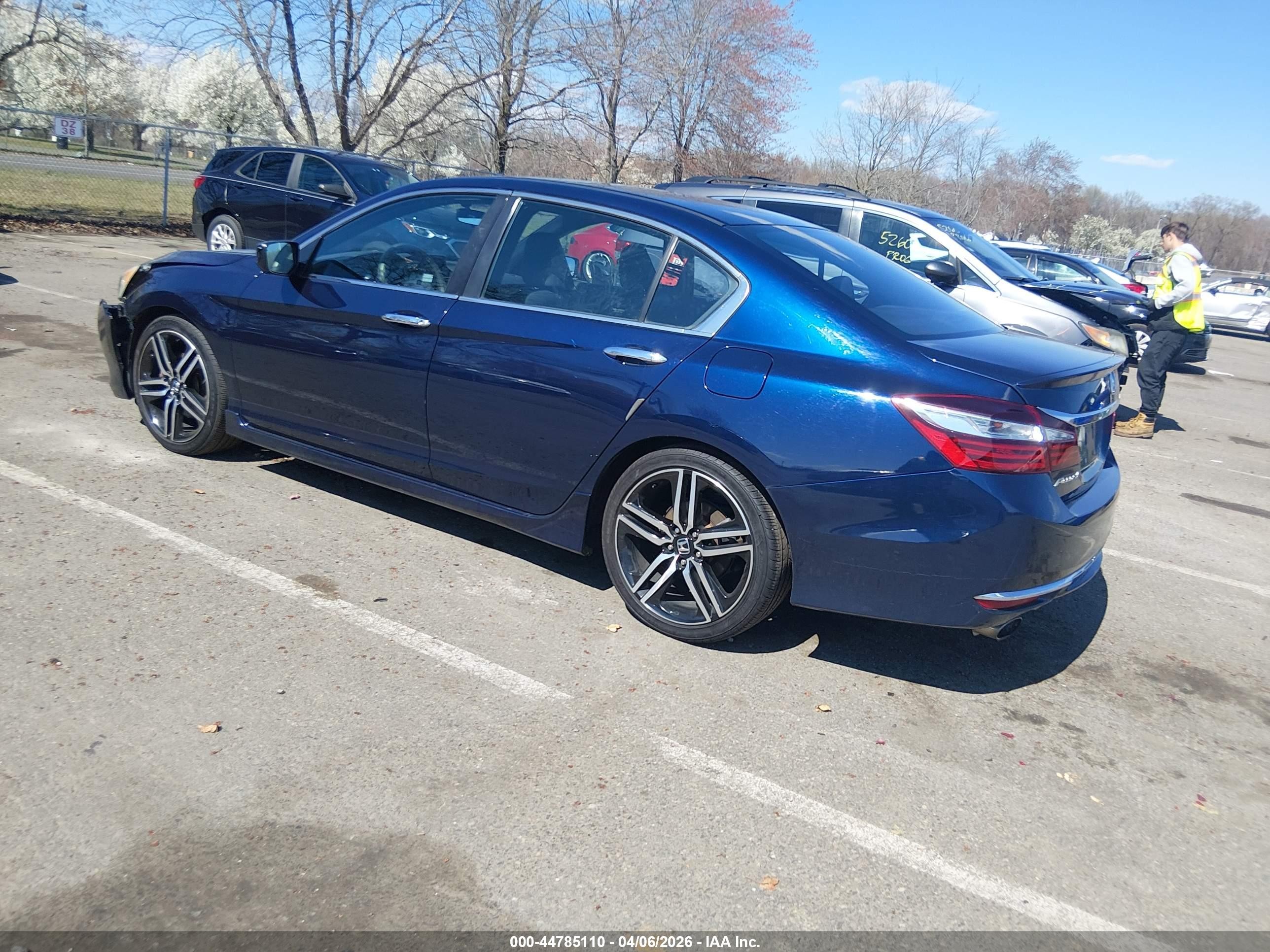 2017 Honda Accord Sport Se Blue vin: 1HGCR2F12HA288240