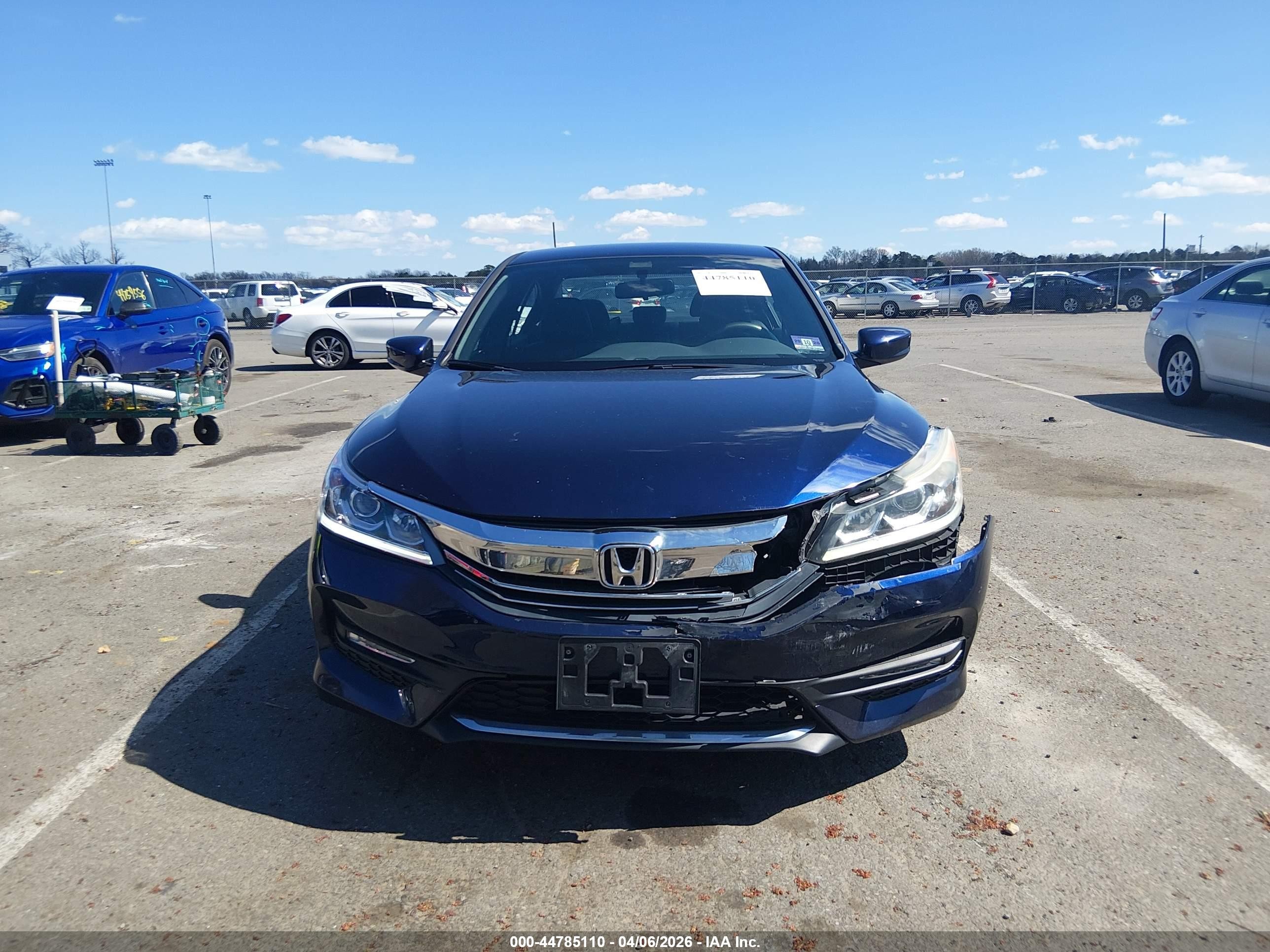 2017 Honda Accord Sport Se Blue vin: 1HGCR2F12HA288240
