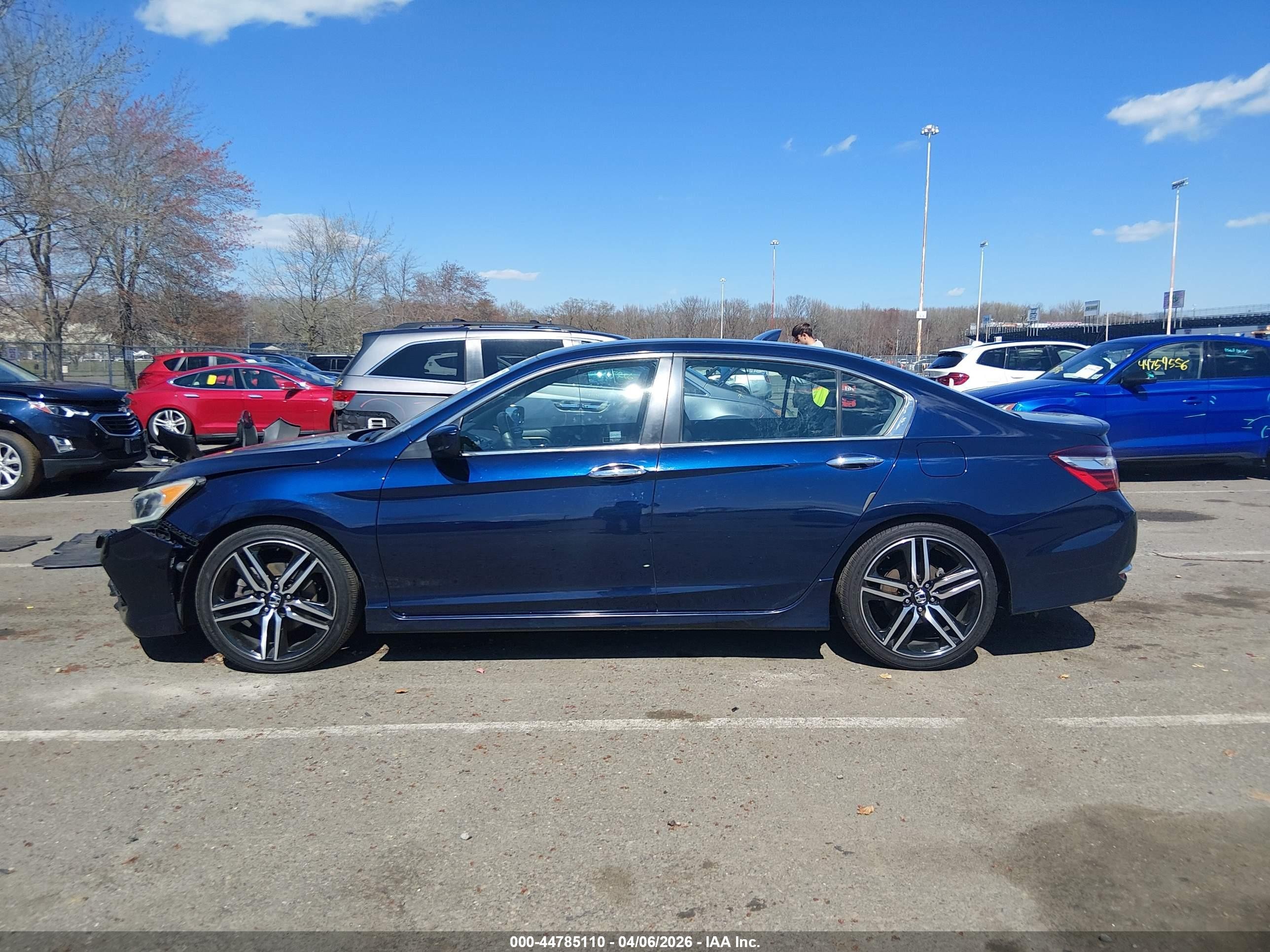 2017 Honda Accord Sport Se Blue vin: 1HGCR2F12HA288240